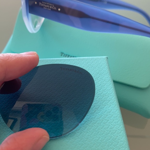 Tiffany Blue Oval Sunglasses - Picture 5 of 9